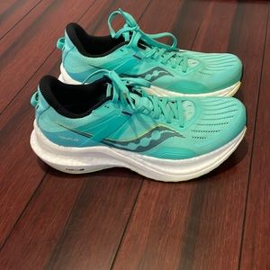 Saucony Tempus women’s size 8 1/2